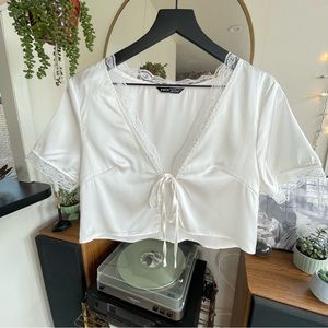 2/$20 Shein Tie-Front Lace Trimmed Crop Top